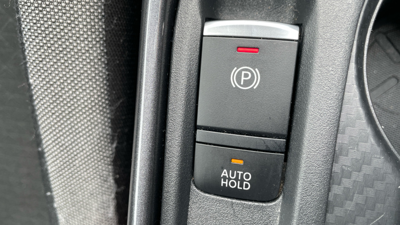 Nissan Juke 1.0 DiG-T 114 N-Connecta 5dr Petrol Hatchback